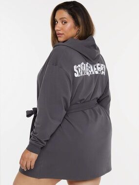 Savage X Fenty Showgirl Graphic Short Gray Hooded Robe Women's Size 2X/3X (NWOT)